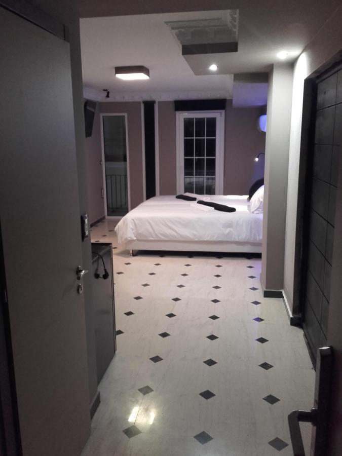 Pietra Mare Suites Patras Extérieur photo