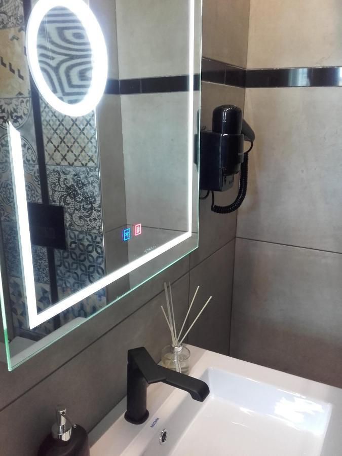 Pietra Mare Suites Patras Extérieur photo