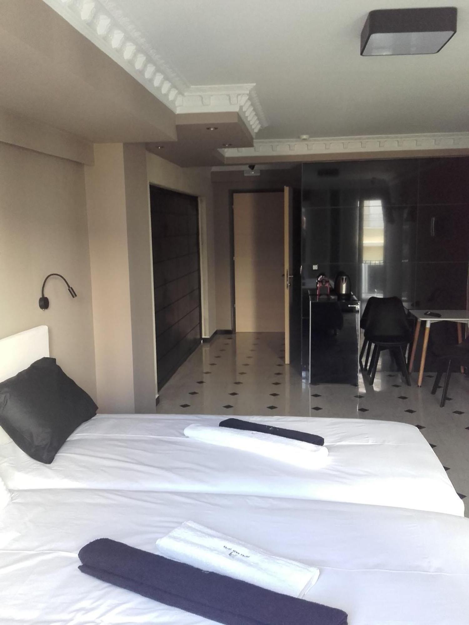 Pietra Mare Suites Patras Extérieur photo